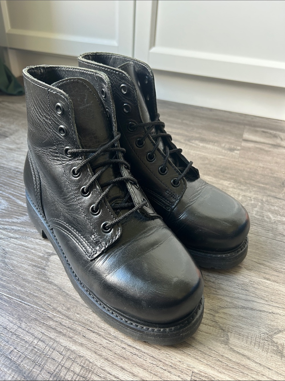 Men's Black Leather Lace-Up Boots